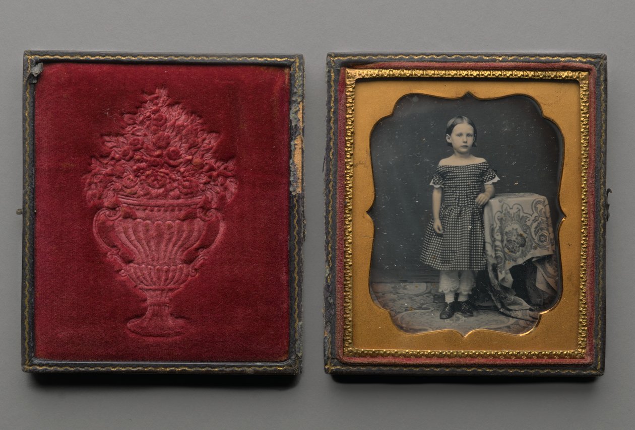 Stående ung pige (daguerreotypi) af American Photographer