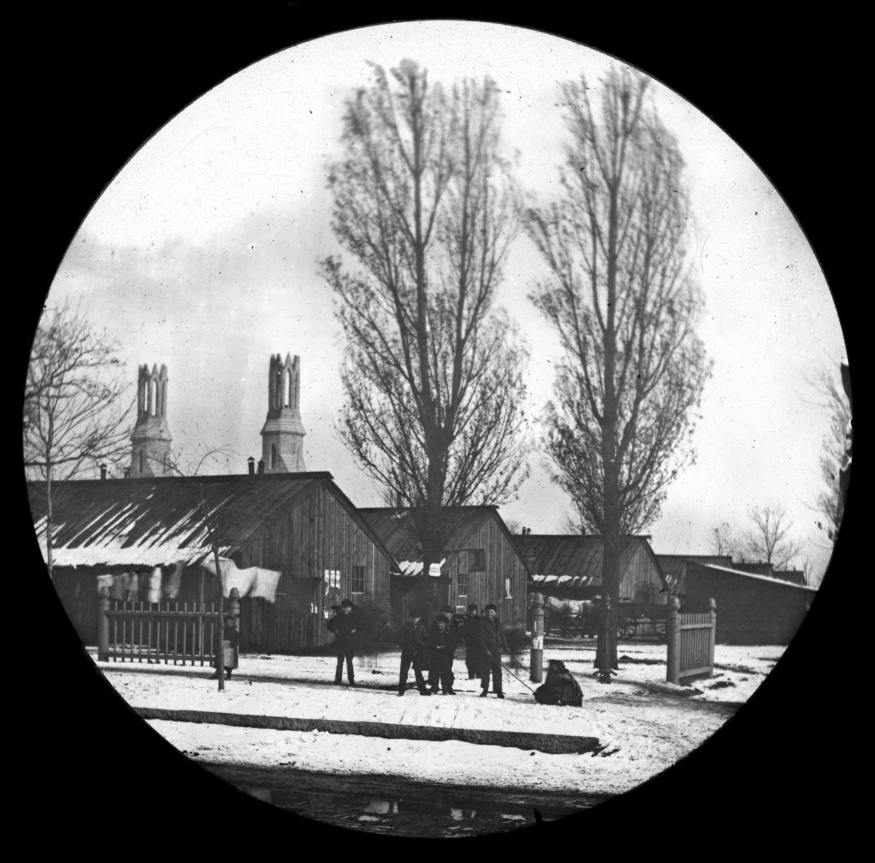 Washington Park Barracks after the Great Chicago Fire, ca. 1871 (glas lanterne rutsjebane) af American Photographer