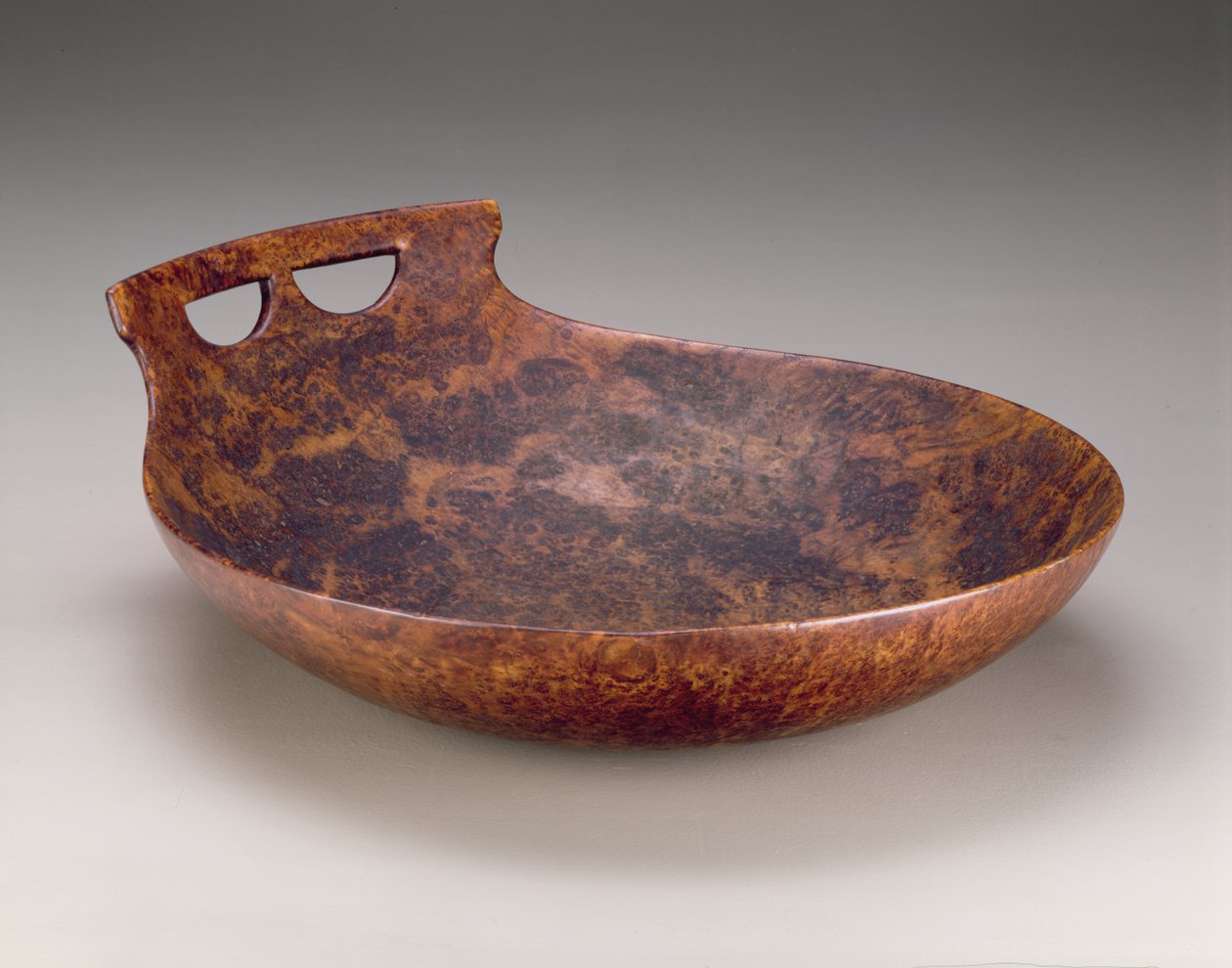 Skål, Eastern Sioux, indianer, ca. 1850 (asketræ) af American School
