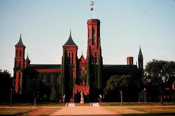 Smithsonian Castle, bygget 1855 af American School