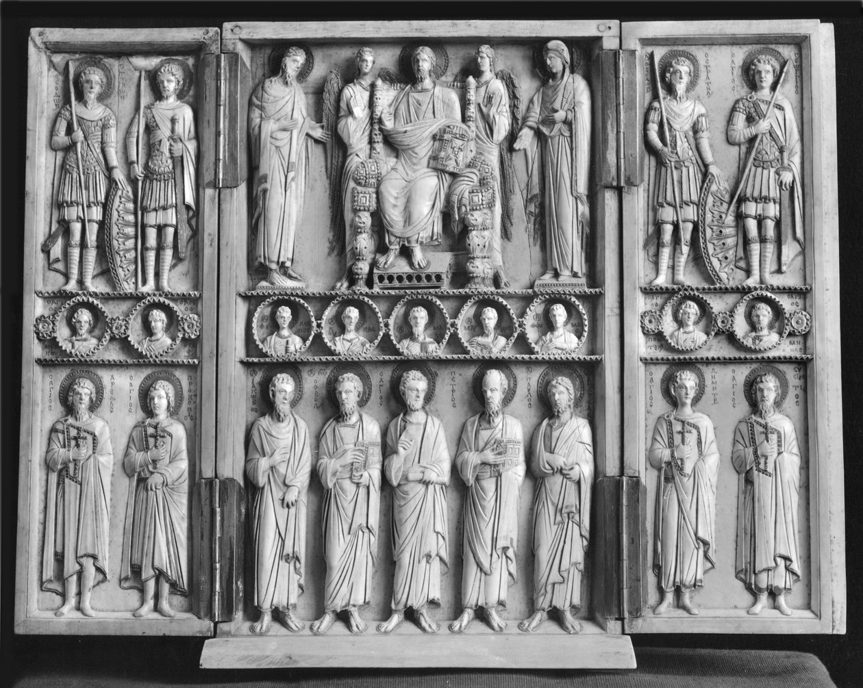 Triptykon, der skildrer Kristus på tronen med Jomfruen, Johannes Døberen og andre helgener (se 213281) af Byzantine