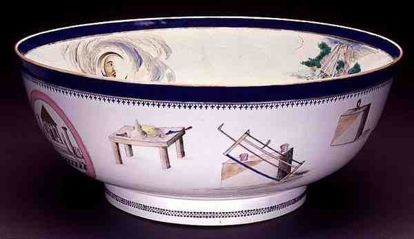 Famille Rose Export Masonic Bowl, Qianlong periode, 1736-95 (porcelæn) (se også 133044 & 133045) af Chinese School