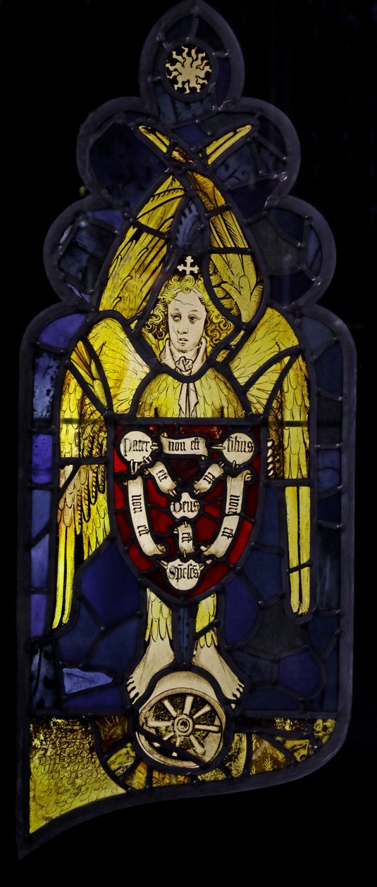 En seraf med et skjold med treenighedens emblem af English School
