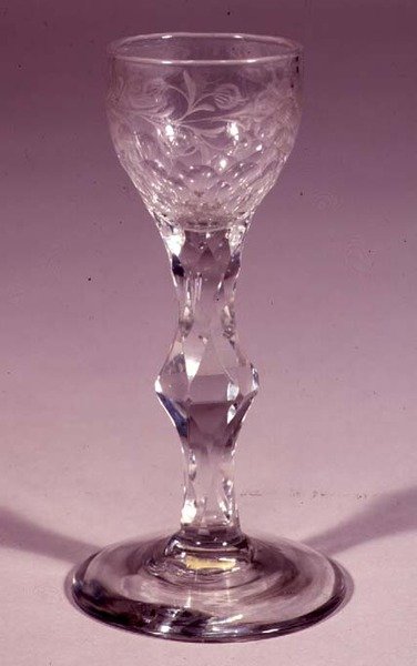 Facetslebet vinglas med skål, 1790 (glas) af English School