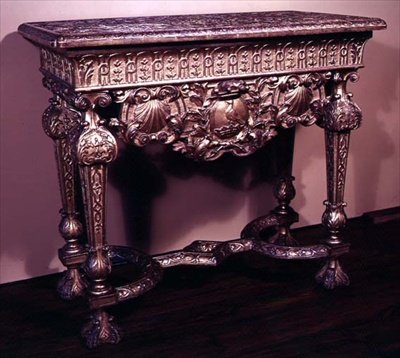 Sidebord tilskrevet J.Moore, ca.1715 (forgyldt gesso) af English School