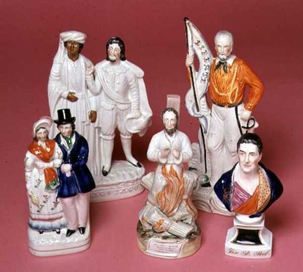 Staffordshire-figurer af Sir Robert Peel, ærkebiskop Cranmer, Othello og Iago, dronning Victoria og prins Albert og Liberty af English School