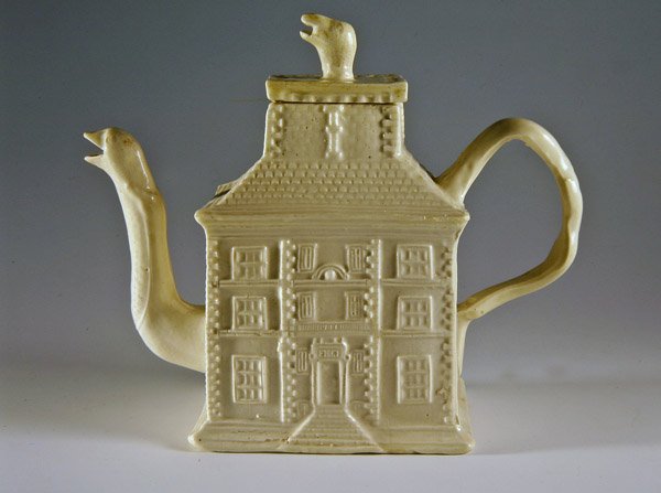 Hvid tekande i form af et hus, ca. 1750 (keramik) af English School