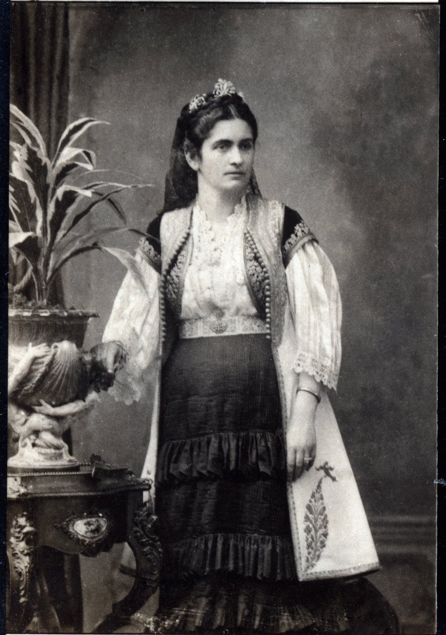 Portræt af Milena Vukotic (1847-1923), prinsesse af Montenegro. af French Photographer