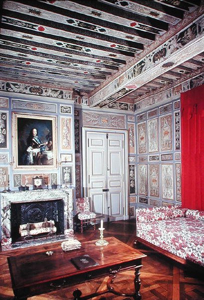 Interiør af et soveværelse malet med våben fra familien Viole, 1633 af French School