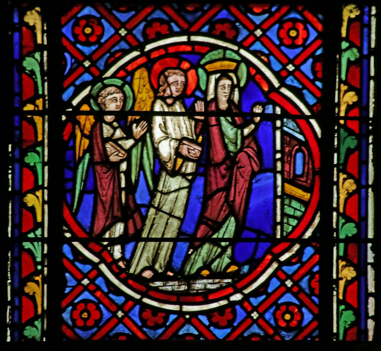 Vindue, der viser scene fra Saint Bonnets liv: Jomfru Maria og to engle, der viser sig for Saint Bonnet af French School