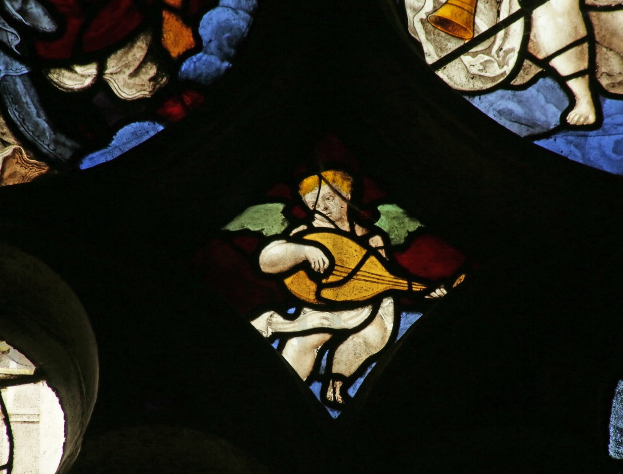 Vindue af en musikalsk engel med lut, ca. 1495 af French School