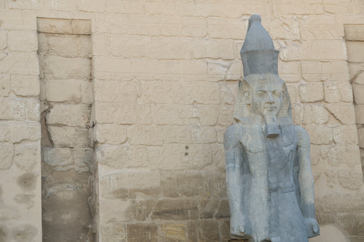 Luxor-templet, oldegyptisk arkitektur i Luxor af Albert Mansour