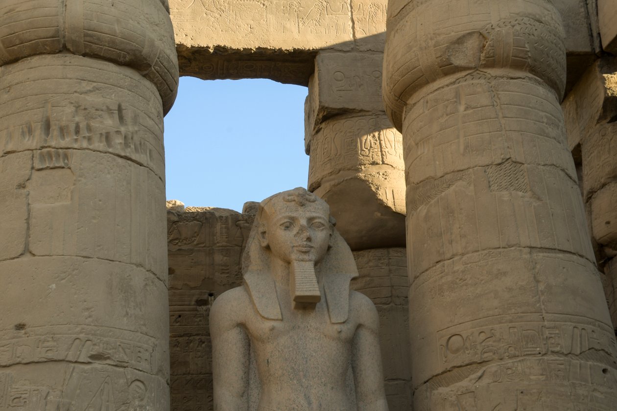Luxor-templet, oldegyptisk arkitektur i Luxor af Albert Mansour