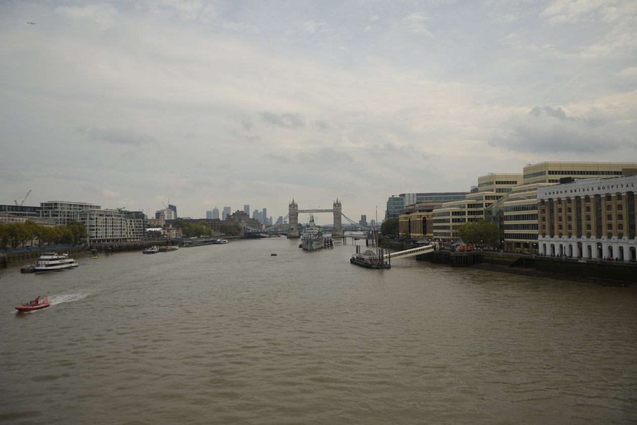 London Bridge over Themsen i hjertet af London af Albert Mansour