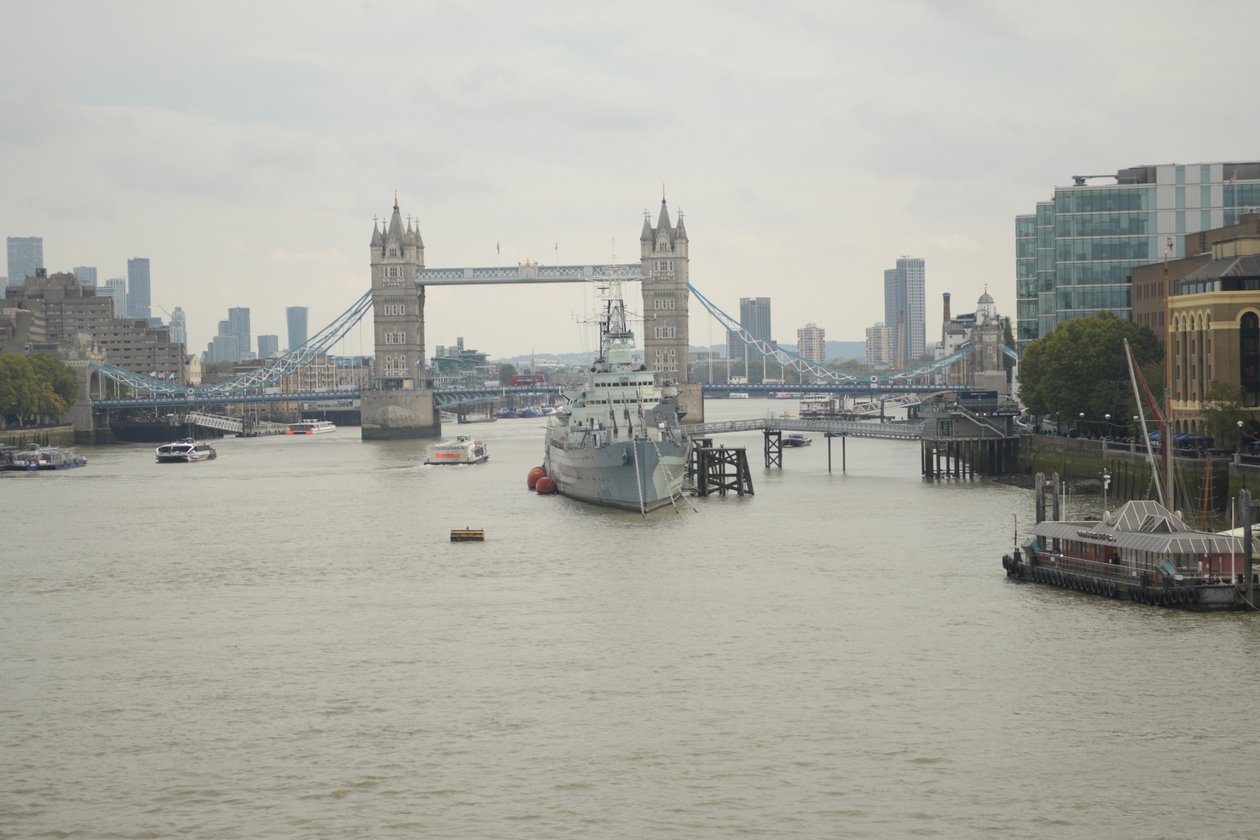 London Bridge over Themsen i hjertet af London af Albert Mansour