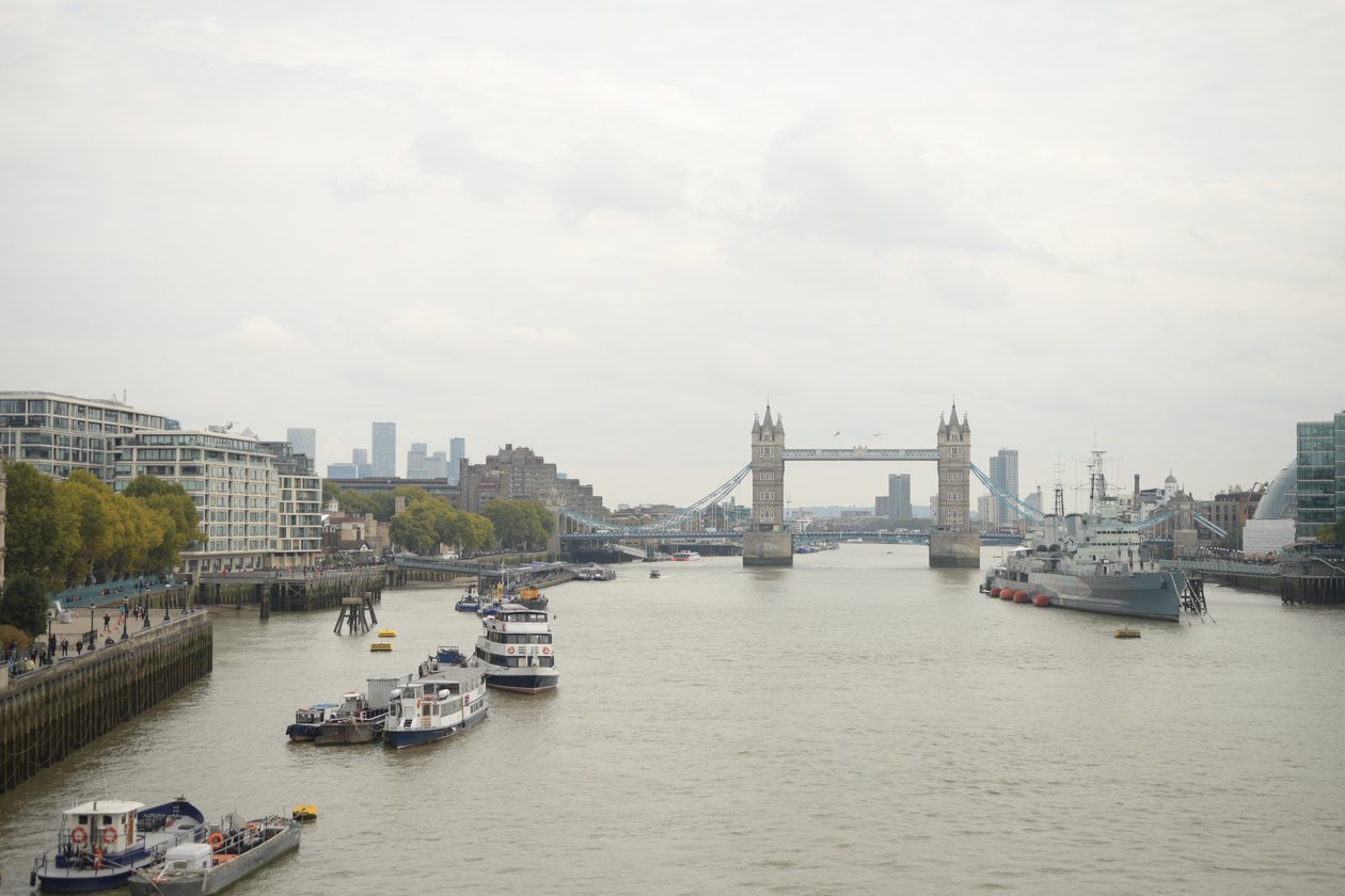 London Bridge over Themsen i hjertet af London af Albert Mansour