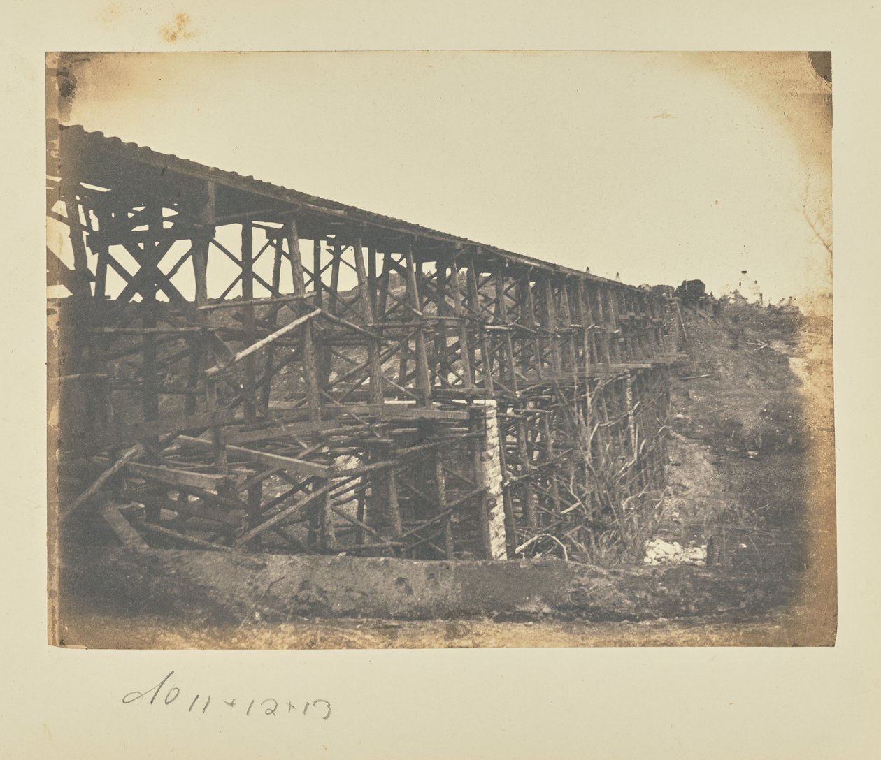 Militær jernbanebro over Potomac Creek på Fredericksburg Railroad af A.J. Russell