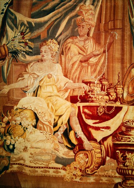Asien, fra et gobelin med verdens fire verdenshjørner, detalje af en allegorisk figur, der smykker sig med juveler, første halvdel af det 18. århundrede (detalje af 194760) af A. Baertams