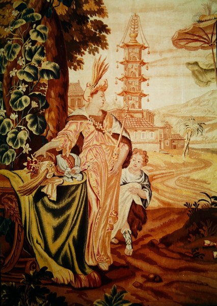 Asien, fra et gobelin med verdens fire verdenshjørner, detalje af figurer til venstre foran pagoden (detalje af 194760) af A. Baertams