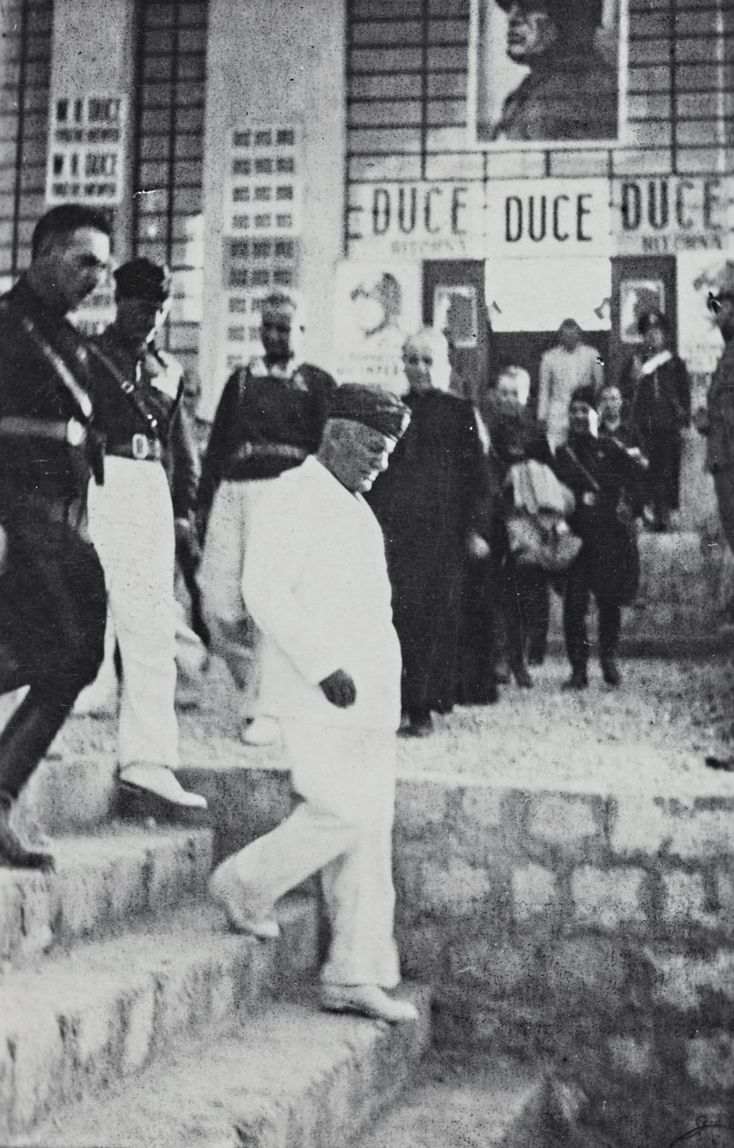 Album "Duce": Benito Mussolini under et officielt besøg på Sicilien (s/h foto) af A. Scarlata