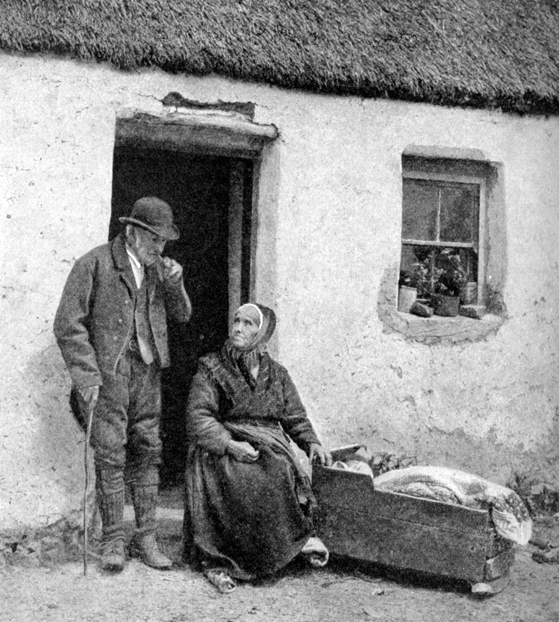 Venter på lægen i det afsidesliggende Galway, Irland, 1922. af A. W. Cutler
