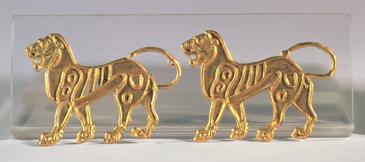To løvesekvenser, som blev syet på ceremonielle klæder, fra Hamadan, ca. 5.-4. århundrede f.Kr. (guld) af Achaemenid