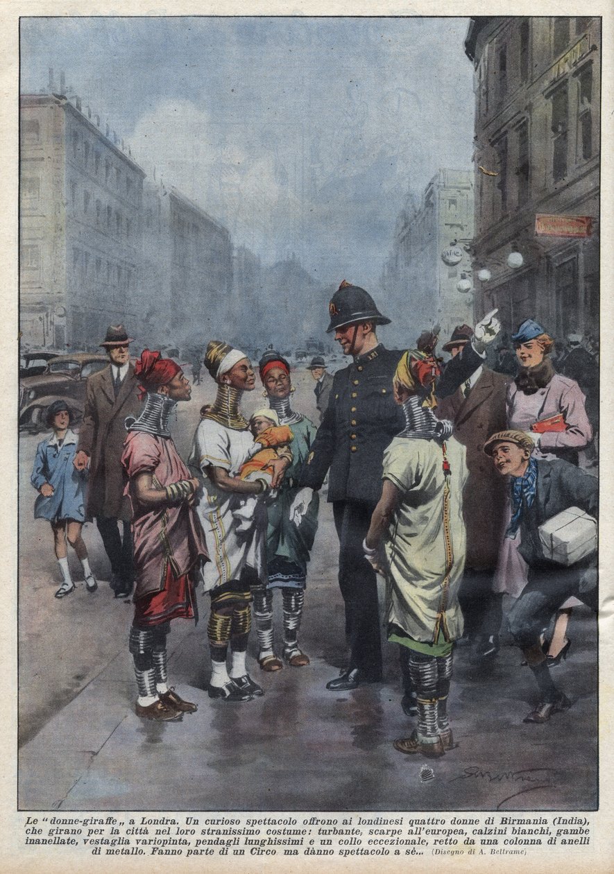 En gruppe kvinde-giraffer fra Burma spørger vej til en engelsk politimand (politimand) i London, de er klædt i turban, tunika, ringe om halsen og benene. Illustration af Achille Beltrame i "La domenica del Corriere"" af 26/04/1937. af Achille Beltrame