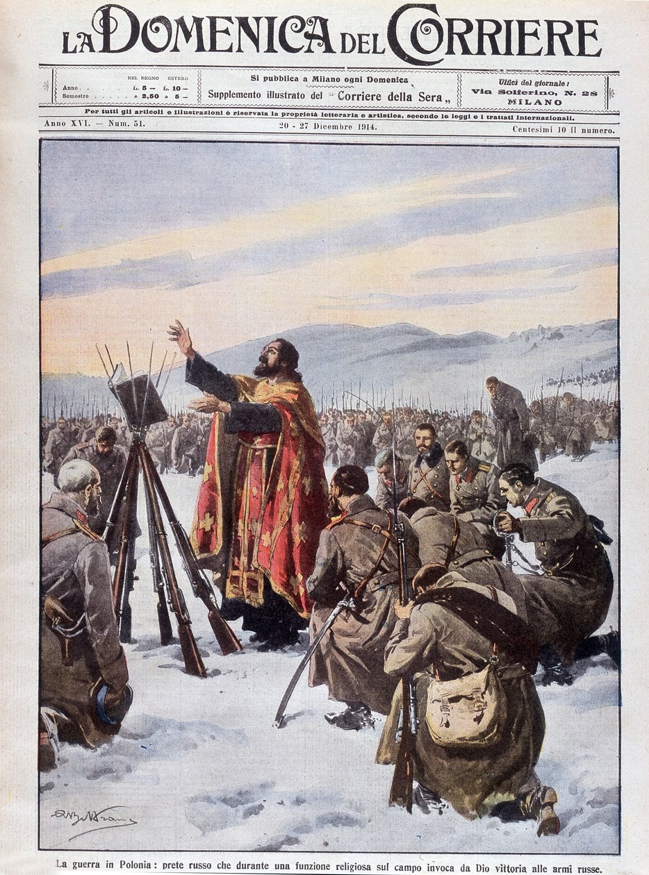 Krigen i Polen, en russisk præst, der påkalder Gud for at hjælpe den russiske hær, ved en messe på slagmarken. Forsiden af "La Domenica del Corriere" fra 20. til 27. december 1914. af Achille Beltrame