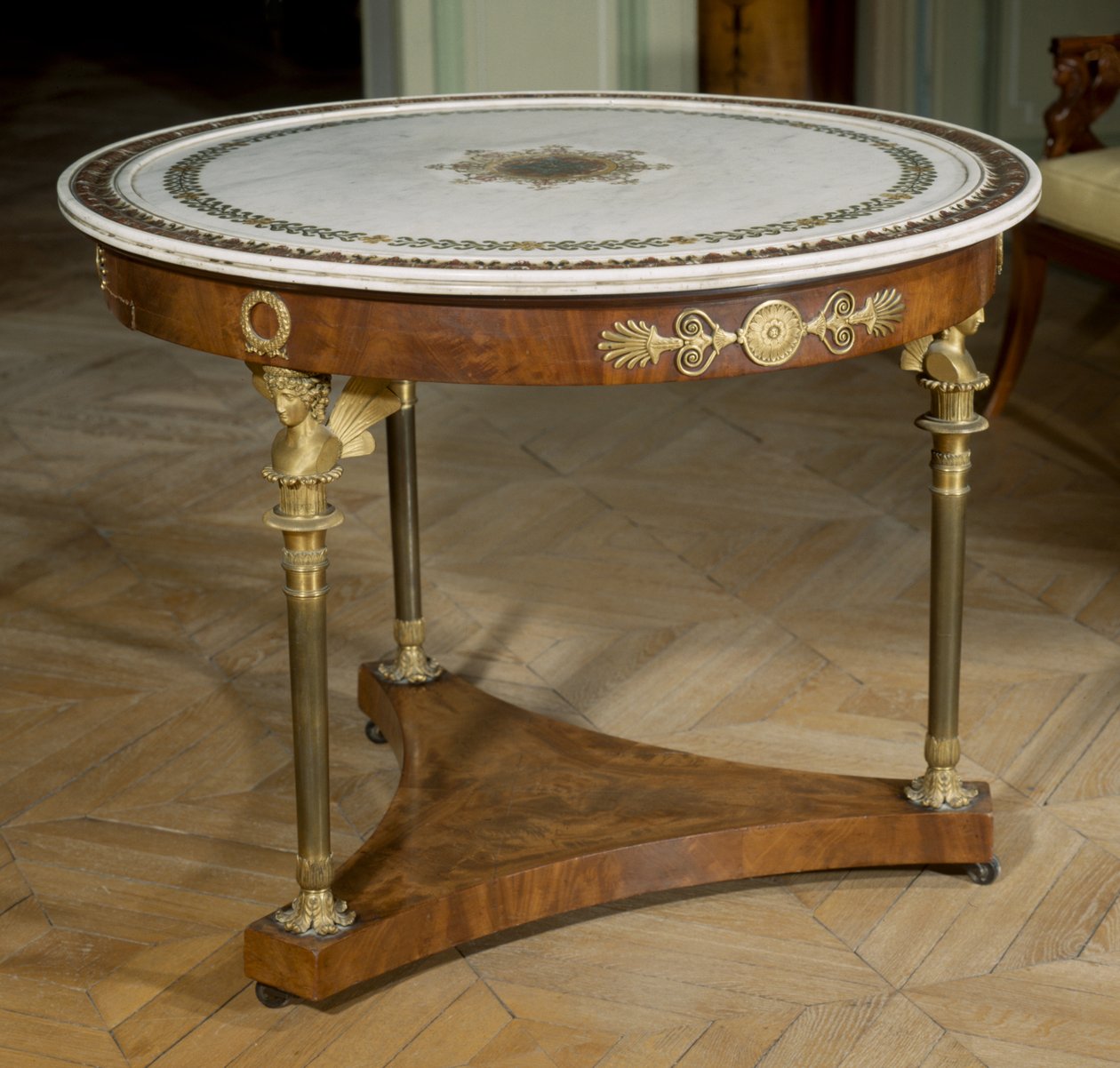 Art France Gueridon har marmorplade malet omkring 1800 - 1804 af Adam (attr. to) Weisweiler
