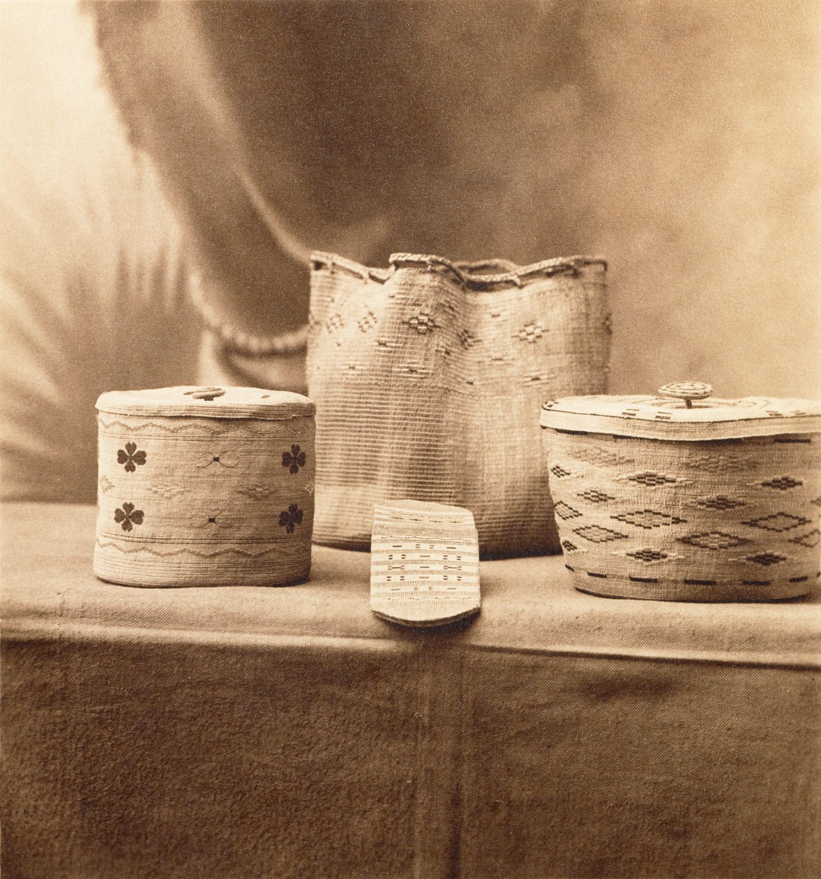 Native American Baskets af A.C. Vroman, ca. 1898 (platintryk) af Adam Clark Vroman