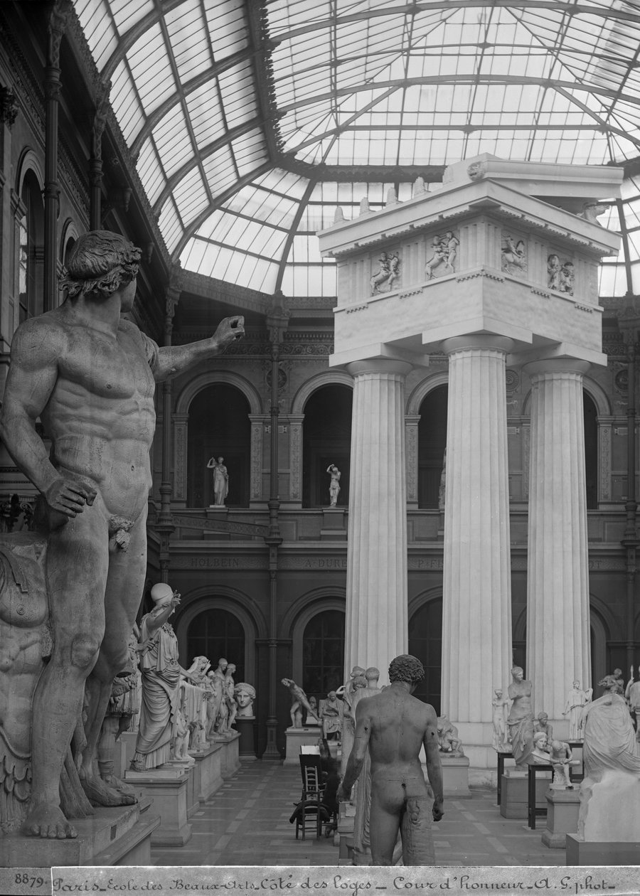 National School of Fine Arts, Palais des Etudes, glasgården, ca. 1890-99 af Adolphe Giraudon