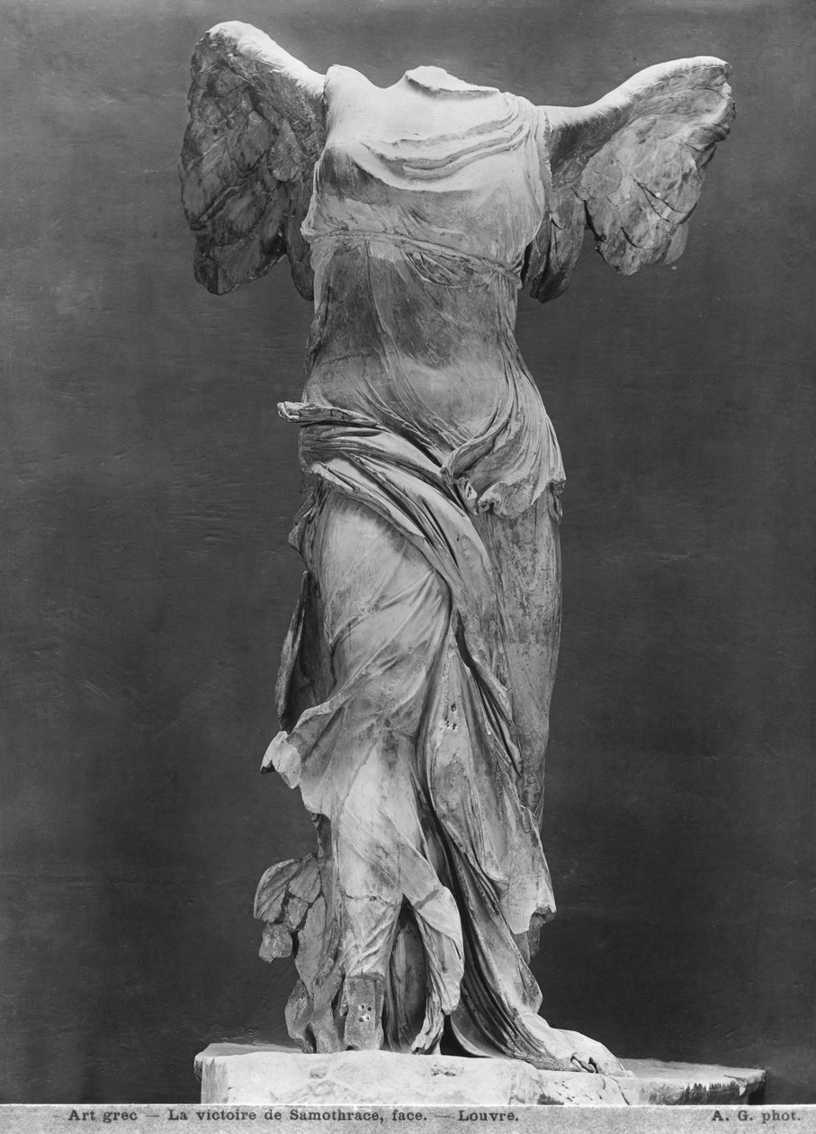 Udsigt over Samothraces sejr i Louvre-museet, før 1902 (se også 326607-608, 346166-167) af Adolphe Giraudon