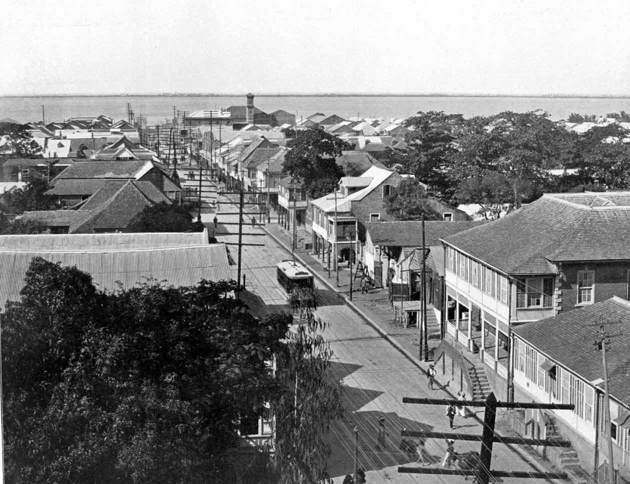 Old King Street ser mod syd, Kingston, Jamaica, c1905. af Adolphe Duperly and Son