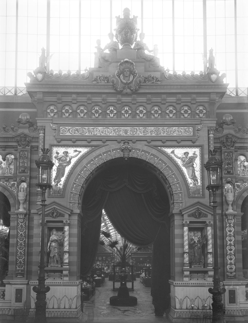 Portico of Ceramics, Verdensudstilling, Paris, 1889 af Adolphe Giraudon