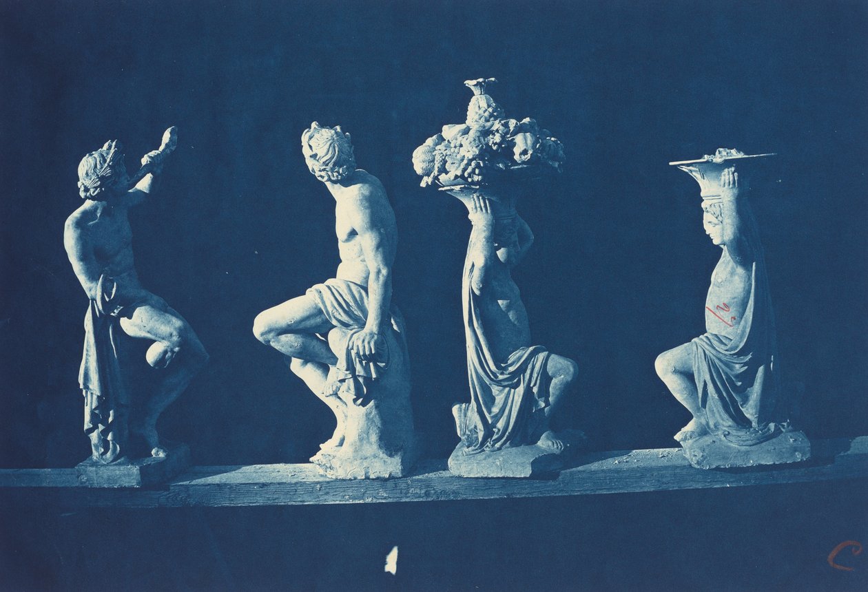 Fire statuer af Adolphe Terris