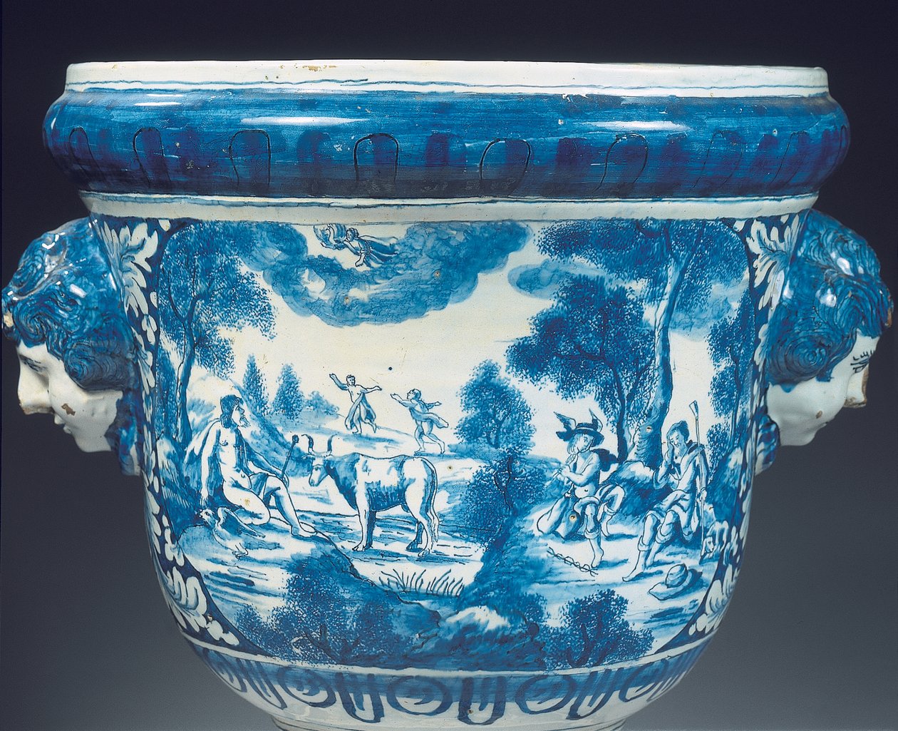 Bagsidedetalje af stor Delft blå og hvid mytologisk haveurne i barokstil, ca. 1700 (keramik) af Adriaen (fl.1868 d.1701) (attr.to) Kocks