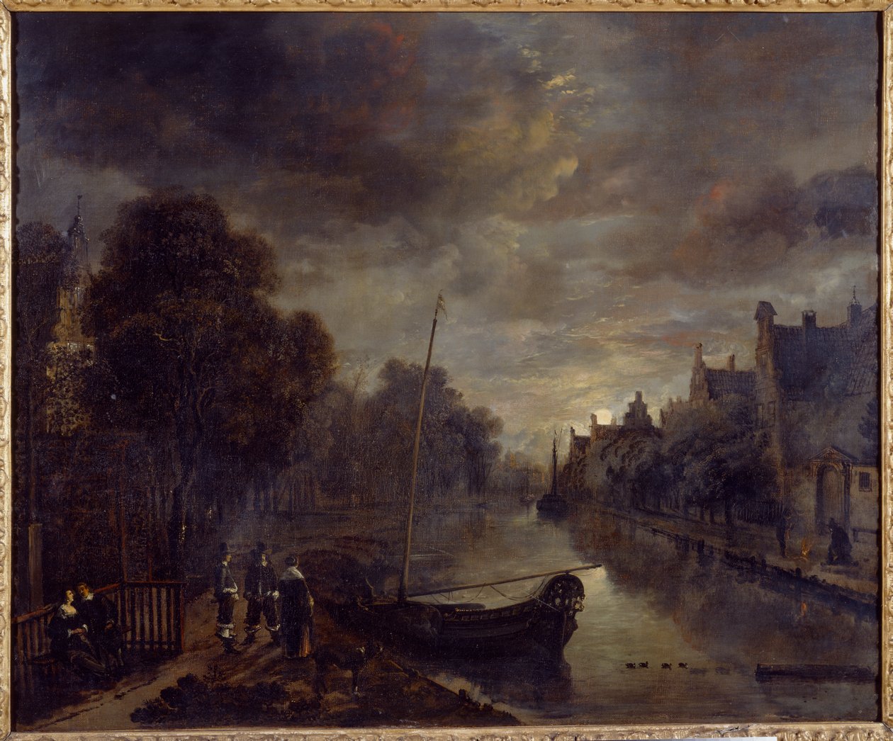 En kanal i en hollandsk by ved Moonlight (olie på lærred) af Aert van der Neer