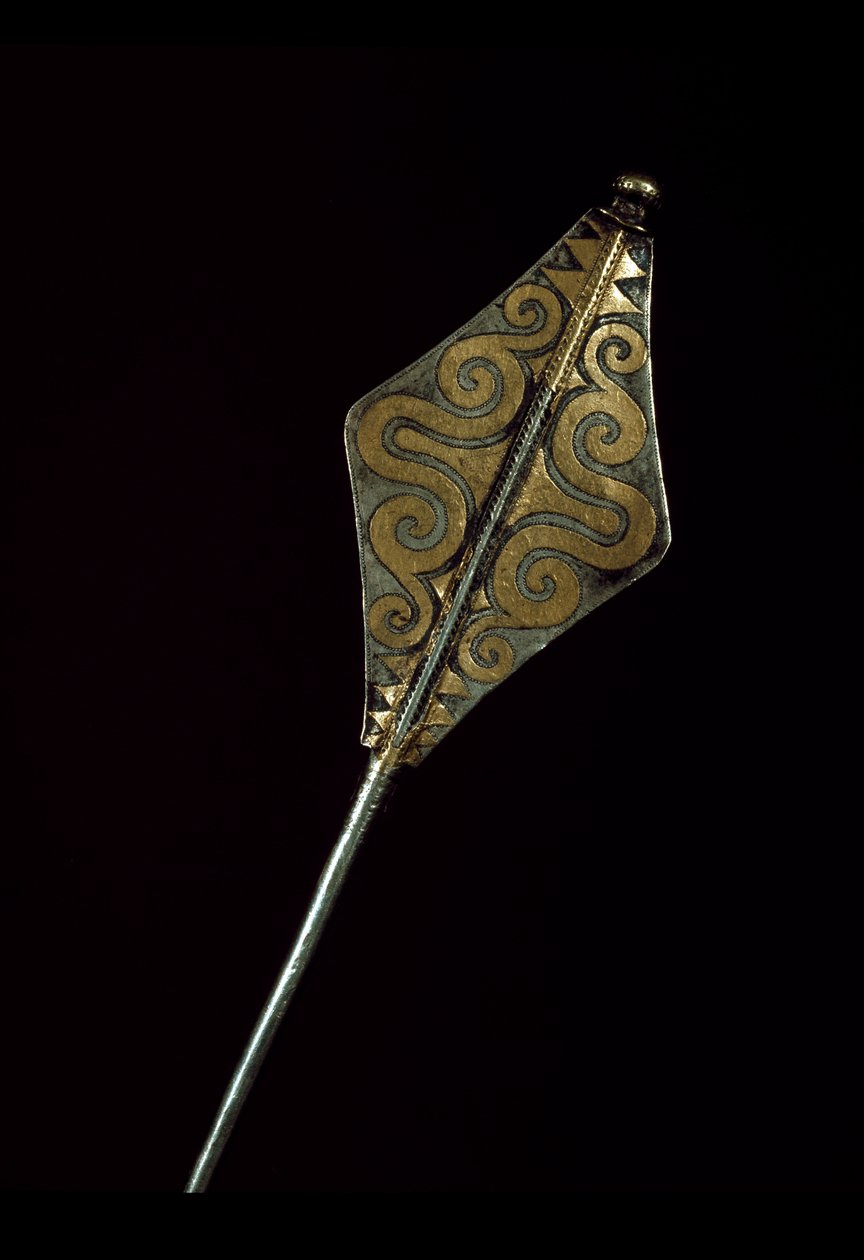 Forhistorie: Sølvbroche indlagt med guld fra Tresor of Borodino (Odessa-regionen). 1500 f.Kr. Bronzealder. Moskva, Statshistoriske Museum af Age Bronze