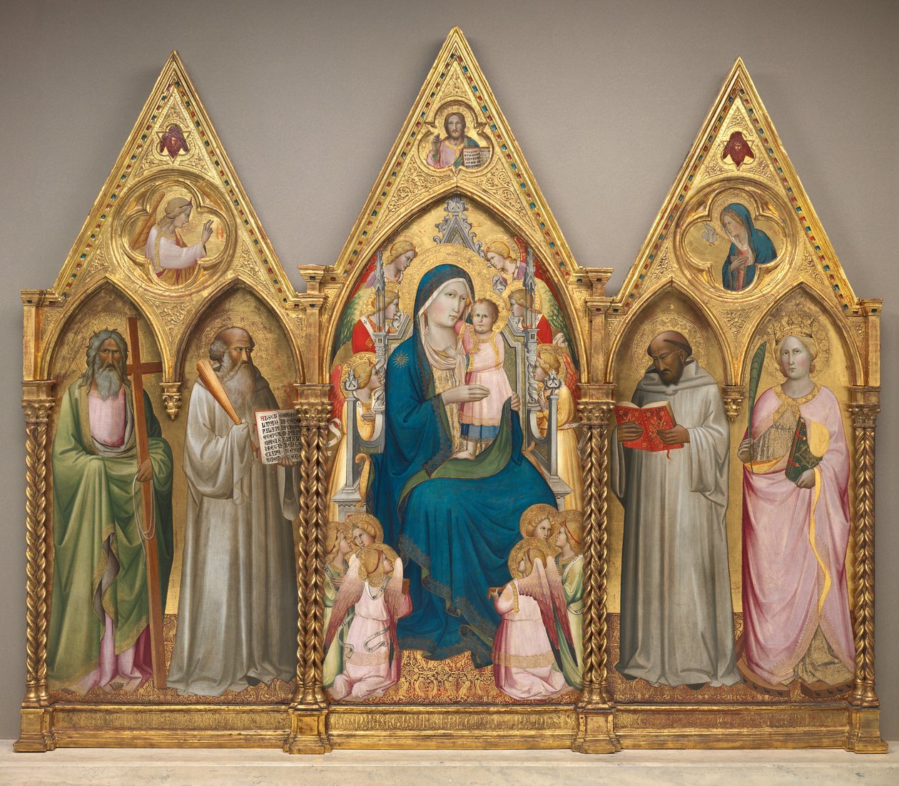 Madonna og barn med de hellige Andrew, Benedikt, Bernard og Katarina af Alexandria med engle [hele triptykon] af Agnolo Gaddi