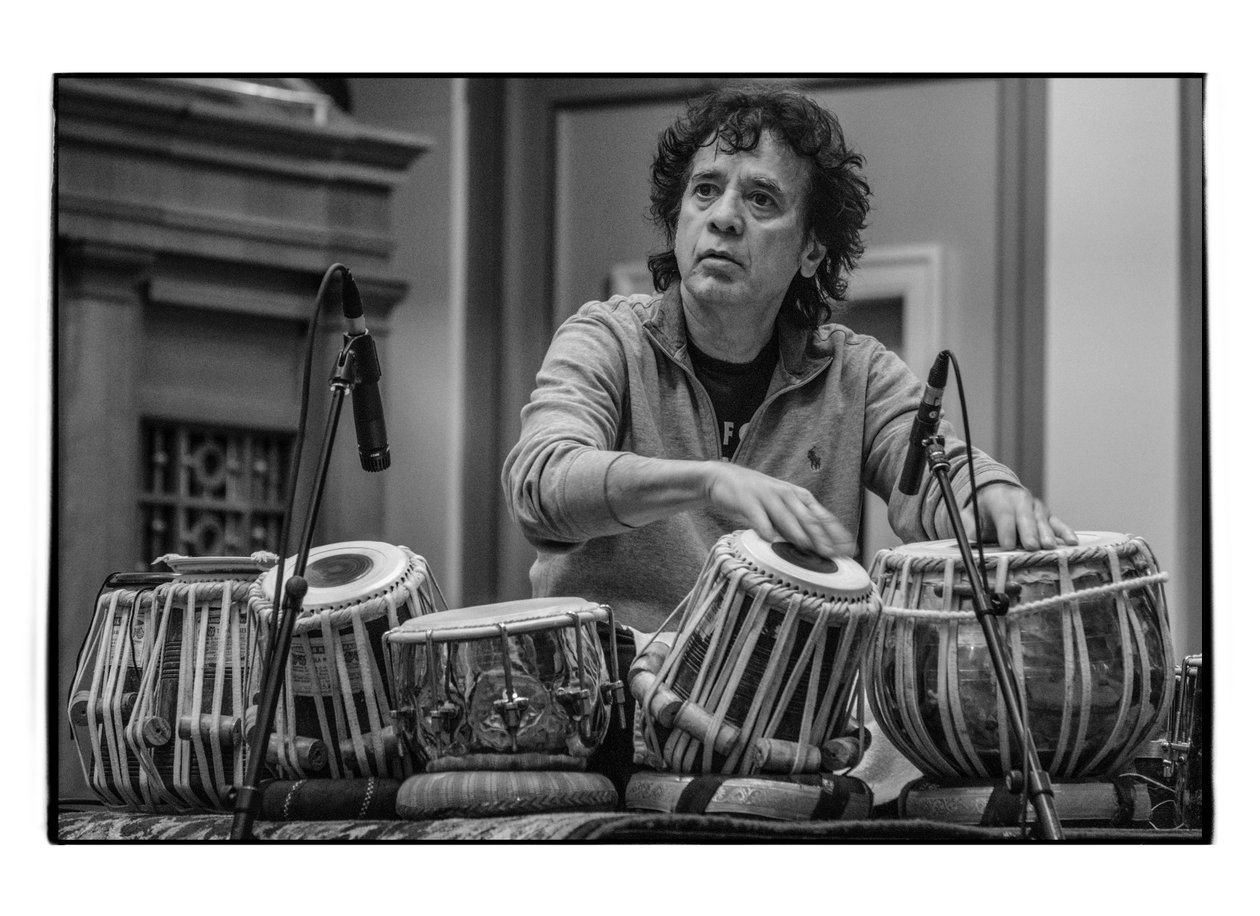 Zakir Hussain i Schermerhorn Symphony Center, Nashville, 2018 (foto) af Alan Messer