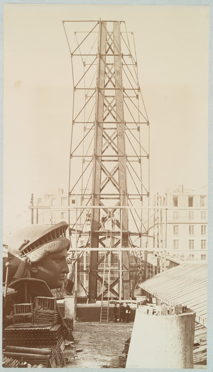 Stillads til samlingen af Frihedsgudinden, hovedet vist til venstre, Paris, 1883 af Albert Fernique