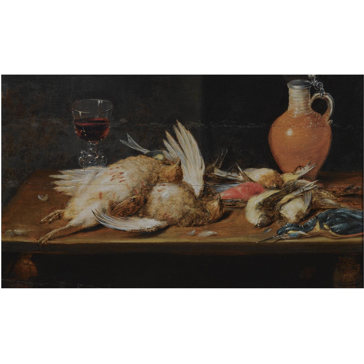 Et stilleben med en rødben, en isfugl, agerhøns og sangfugle, alt sammen på et træbord, sammen med et glas og en kande af lertøj af Alexander Adriaenssen