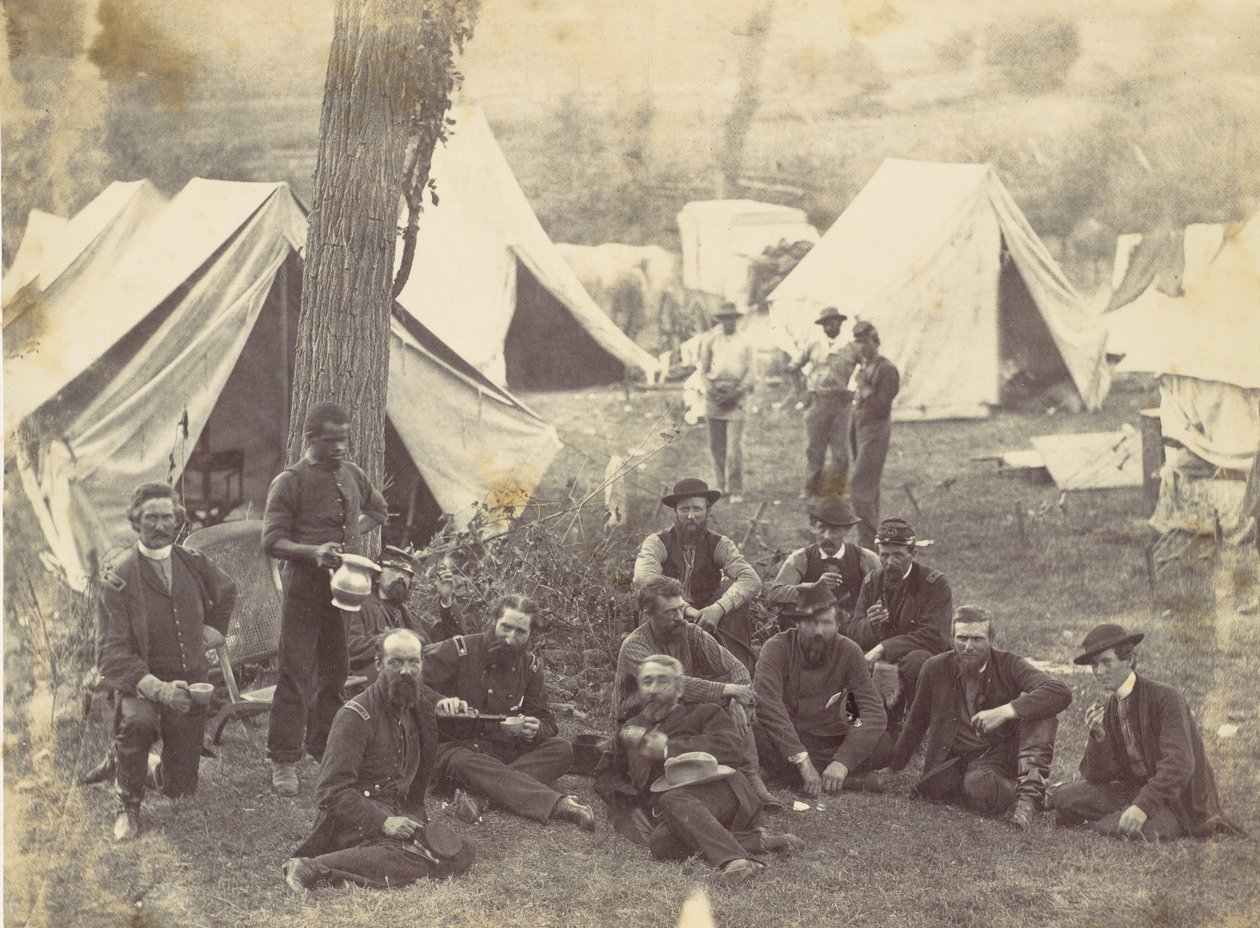 Gruppe i hovedkvarteret for Army of the Potomac, Antietam, oktober 1862, 1862. af Alexander Gardner
