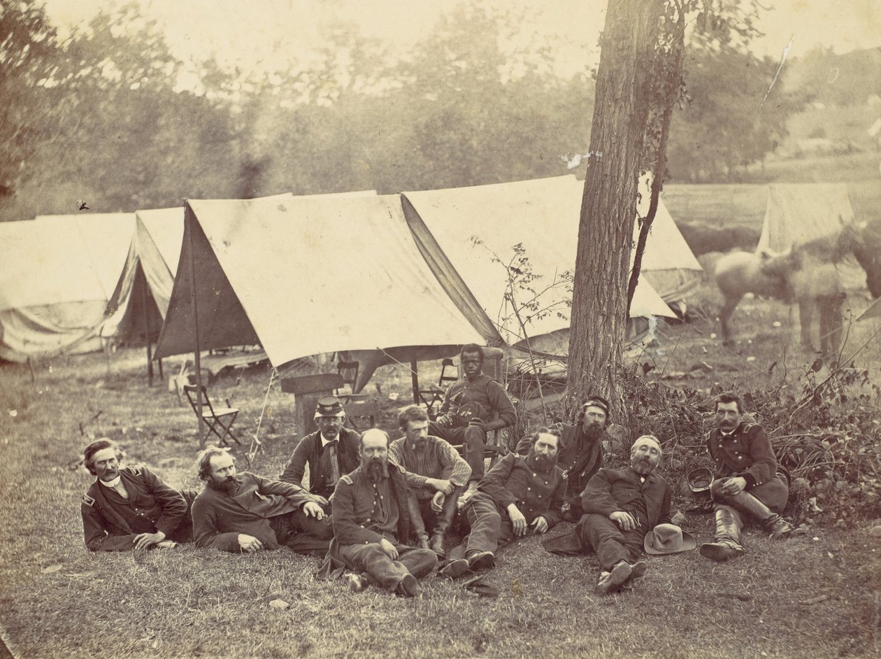 Gruppe i hovedkvarteret for Army of the Potomac, Antietam, oktober 1862, 1862. af Alexander Gardner