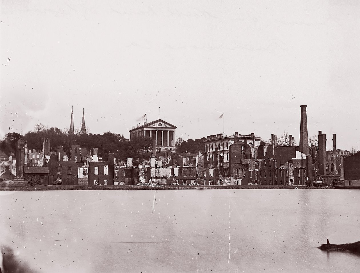 Ruiner på North Bank of Canal, Richmond, 1865. af Alexander Gardner