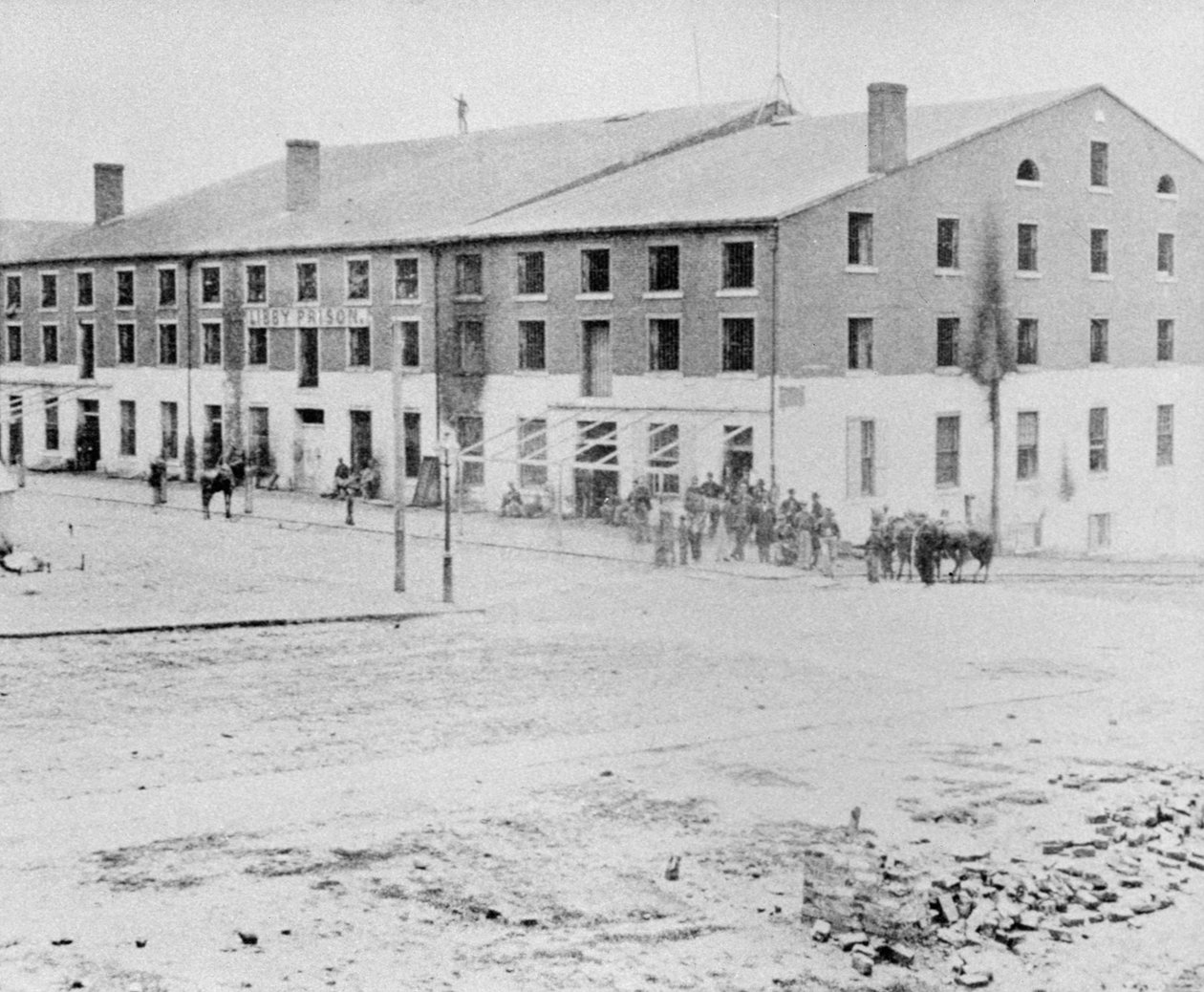 Det konfødererede Libby-fængsel for krigsfanger i Richmond, Virginia (s/h-foto) af Alexander Gardner