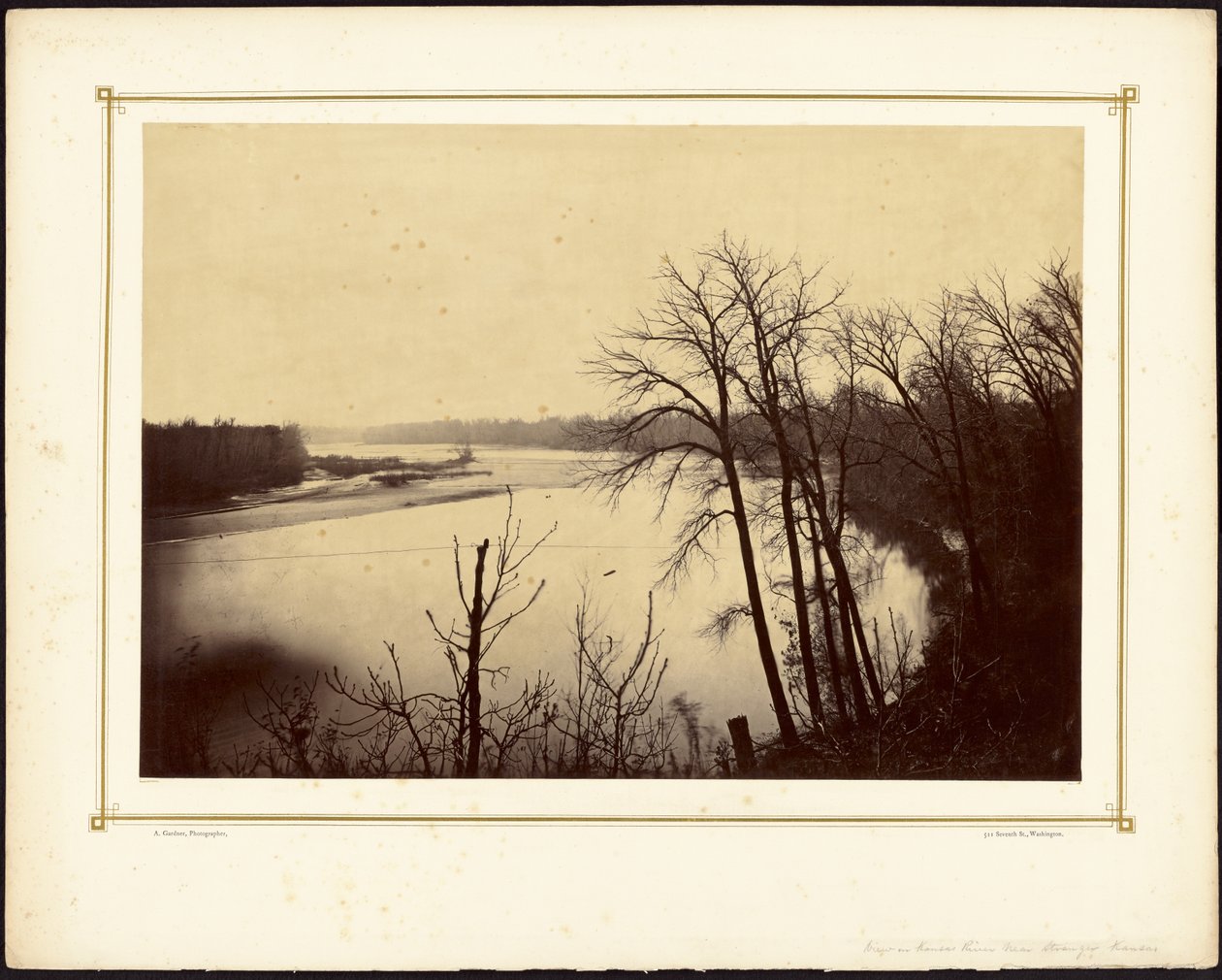 [Udsigt over Kansas River nær Stranger, Kansas]. af Alexander Gardner