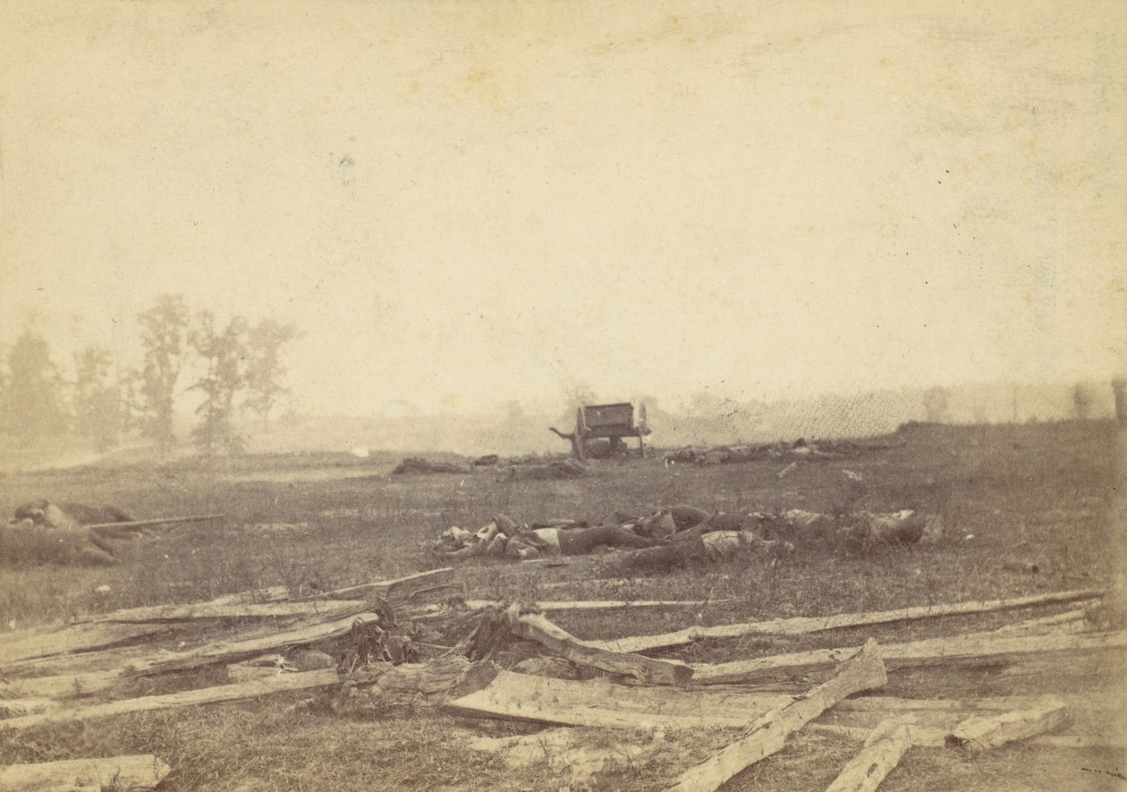 Udsigt på slagmarken ved Antietam, september 1862, 1862. af Alexander Gardner
