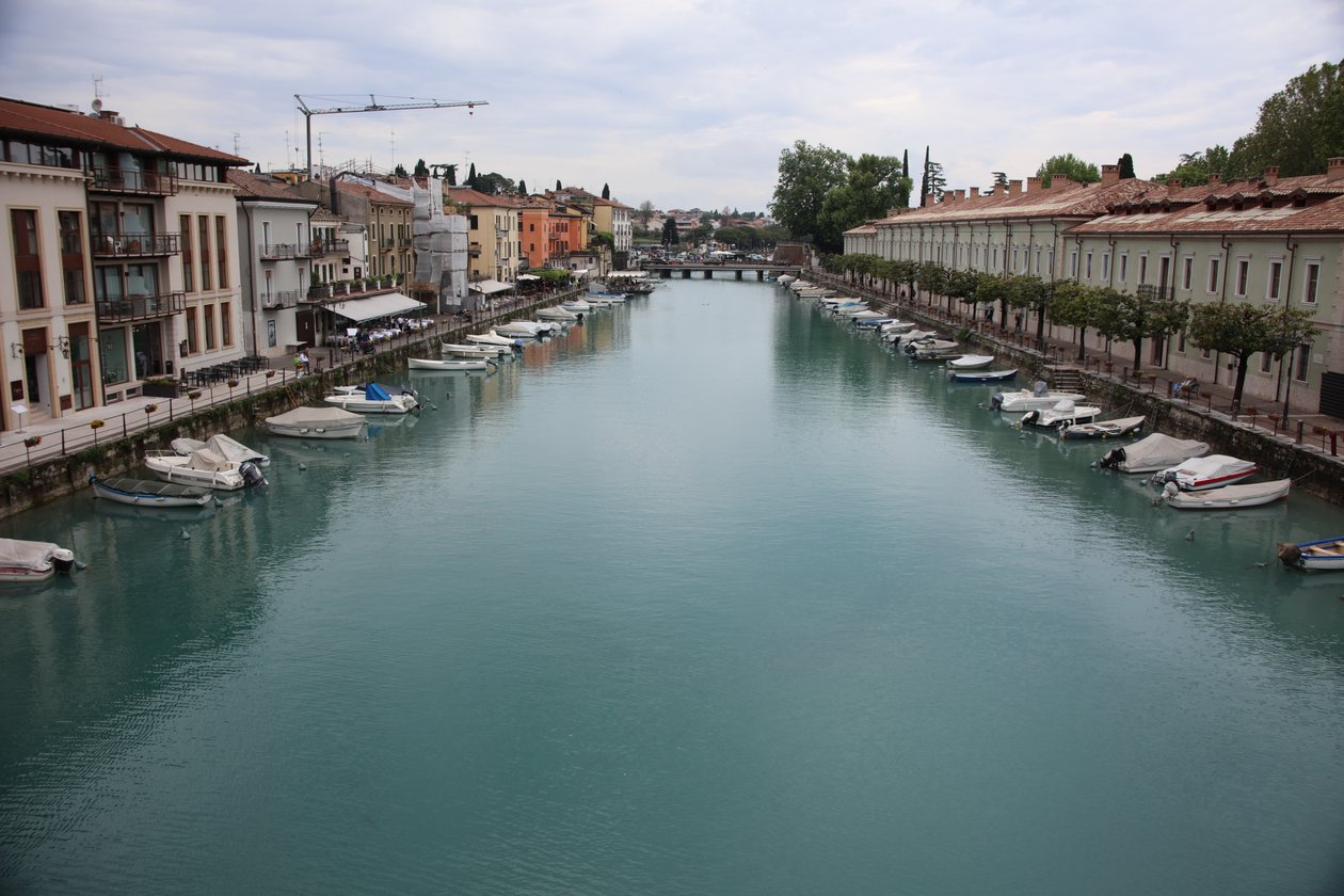 Peschiera del Garda af Alexandra Joseph