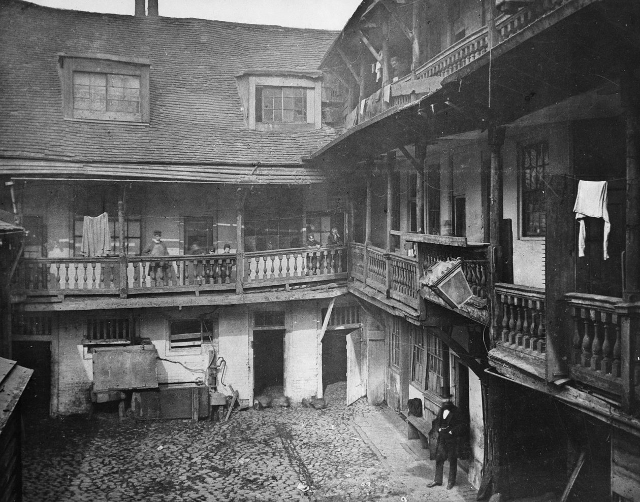 The Oxford Arms, Warwick Lane, 1875 af Alfred and John Bool